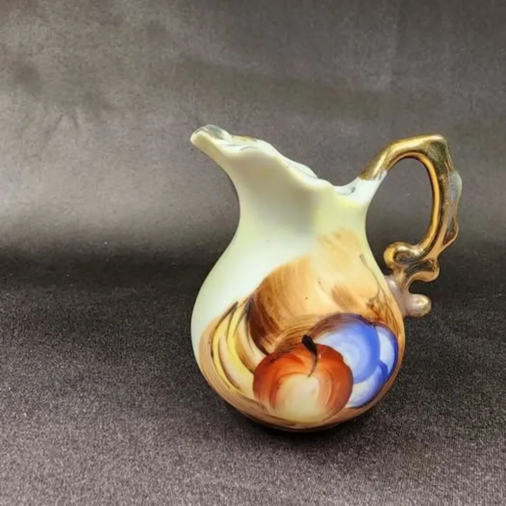 Miniature Pitcher/creamer 3